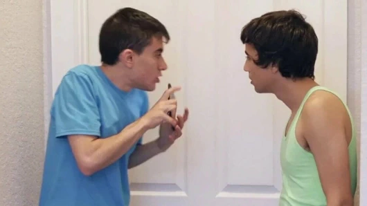 Düzgün vücutlu nubian milf spitroasted tarafından kısa çocuklar