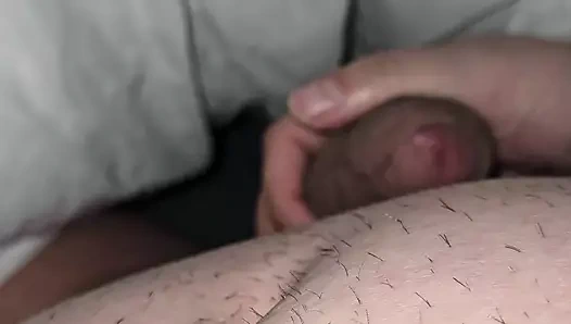 Üvey anne malcom ve eddie'yi sallarken üvey oğluna mastürbasyon yapıyor