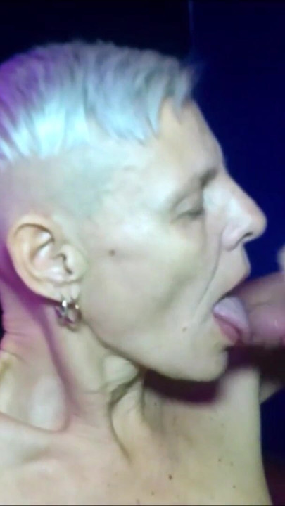 Corabitch - porno sinema Frankfurt'ta attırma ile sikiş | Klip 2