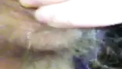 Jennifer Peterson aynı anda üç erkekle çıkıyor