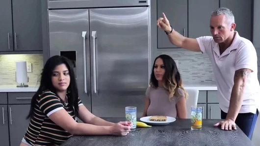 Sapıkça üvey kız gabriela lopez gets kedi yaladı içinde 3way