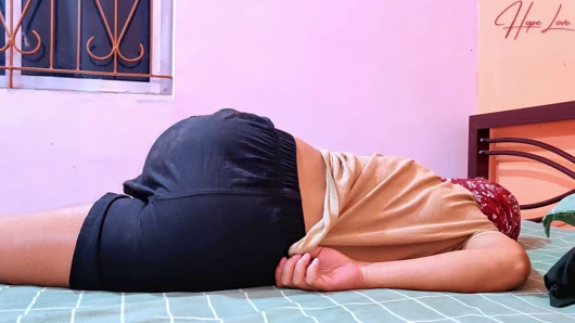 Acımasız Kocam Ben Dinlenirken Beni Sikiyor.