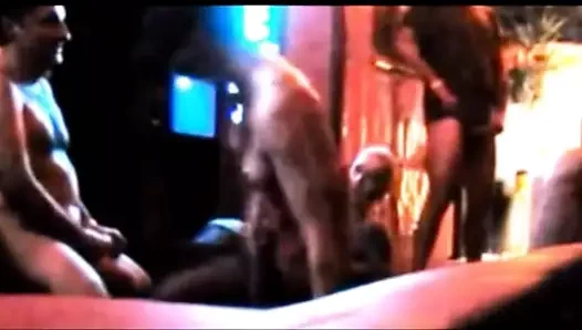 LAZ ALI - IKI KADINI TEK BASINA SIKIYOR