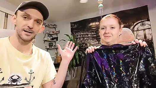 İstek Listesi Hediyeleri 9 - Kırmızı Korse Ve Siyah Vinil Elbise Kutu açılıyor Ve Mastürbasyon