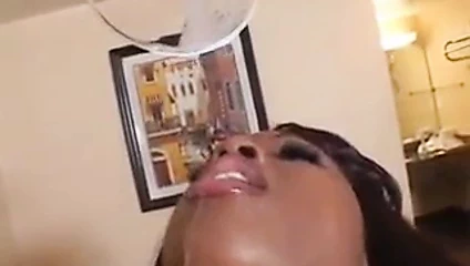 Simone staxxx iri güzel kadın