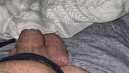 Üvey anne üvey oğlunun yarakla mastürbasyonu ve düşük ereksiyon