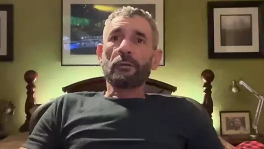 Macana'da mastürbasyon yapıyor