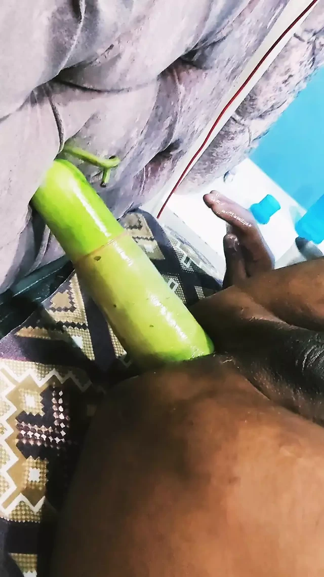 Derin anal sarkma yumruk sokma