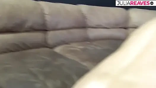 Yarak tadını ve ağzına boşalmayı seviyor