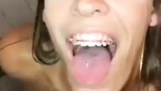 Tranny çiş tiryakisi