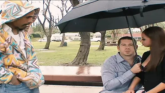 Angel Cummings azgın bir evli kadın