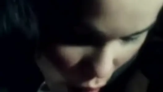 Retro film pornosunun tadını çıkarıyor