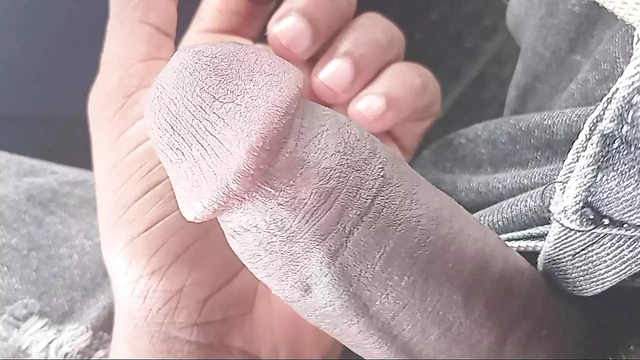 Из ее задницы в машине