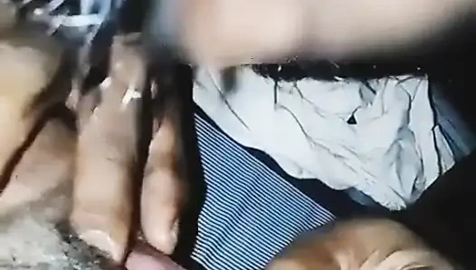 Mutlu aile ve ben ailenin pembe külotunu giyiyoruz, Lankalı çift videosu