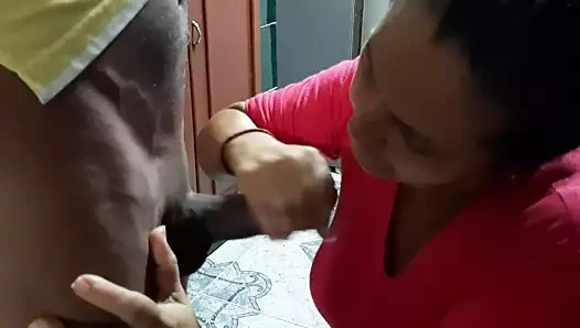 mutfakta lezzetli bir oral seks