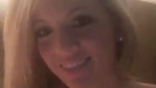 sarışın hemşire dokunmadan kendini bölüm ben