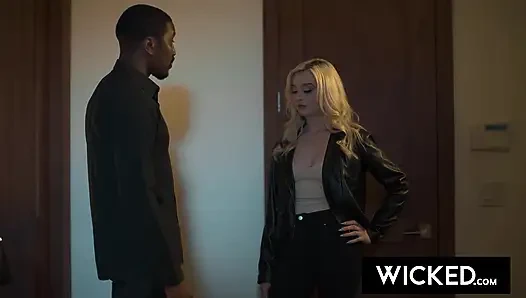 WICKED - горячую блондинку Lexi Lore жестко трахнули