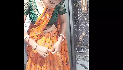 Sari sıkı amcıklı desi yenge Hintçe ses kaydında devar tarafından sert sikiliyor