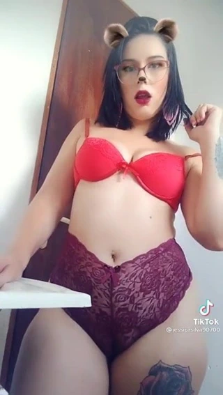 Vadia merece muitas punhetas