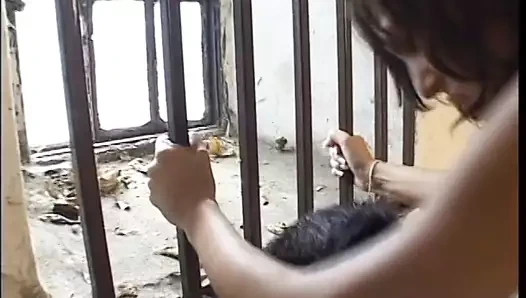 Çılgın muhteşem esmer bebek yüzünün her yerinde sıcak bir yük alır