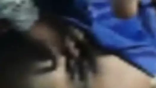 Hintli bakire kız arkadaş erkek arkadaşıyla sikişiyor 18 yaşındaki kız arkadaş shefali eve geliyor ve büyük yaraklı genç erkek arkadaşıyla sikişiyor