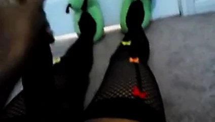 Zim kızın çorap kendini inkar cumshot.