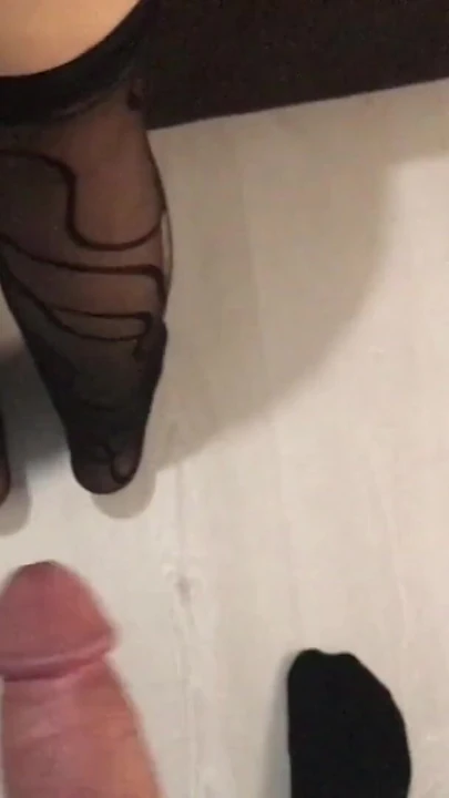 Kendine Genç Sikici Bulan Evli Kadın Zevkten Çıldırıyor Türk Porno | Klip 2