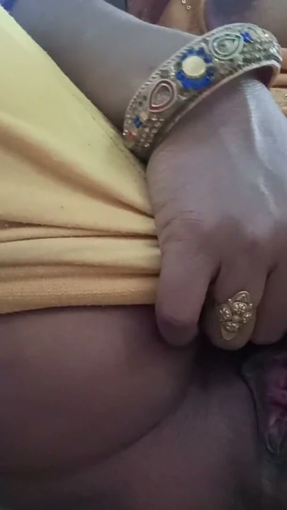 Bhabhi Kendi Seksini Gösterdi | Bölüm 1