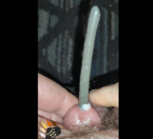 Çalışan bir ayının küçük yarağı dölle duyuluyor