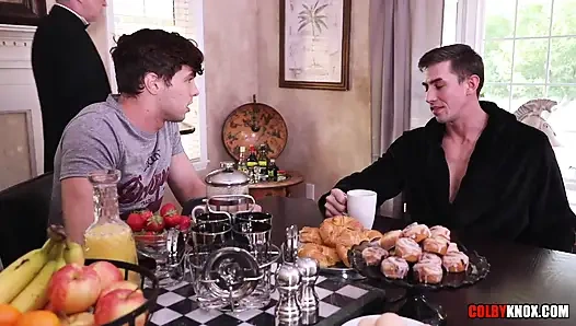 Batman ve Robin gay porno parodisinin maceraları - bölüm 3