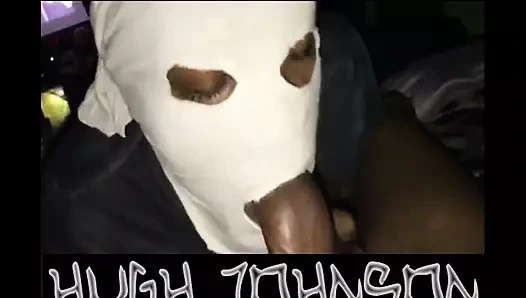 Kiracı sokak kredisini korumak için yüzünü gizler