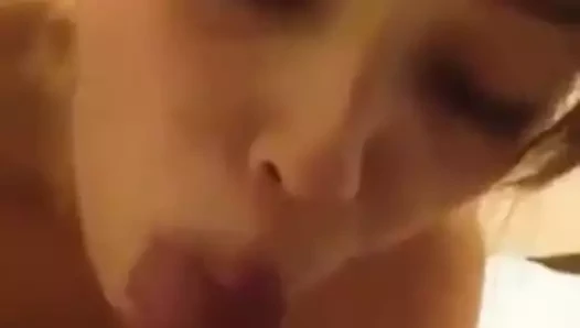 Büyük göz kız yeme boşalmak