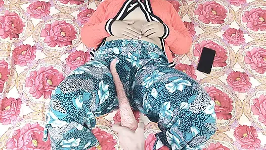 Hintli desi kız arkadaş havuç seks kızıyla amcık sikişi