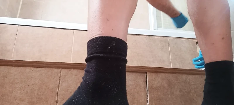 The bulb blooms when she sees my welcoming and juicy pussy burning with anticipation to be filled and enlarged