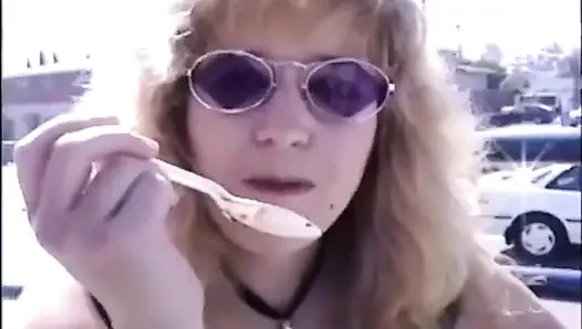 Yaşlı Vhs Tıknaz Güzellik Edepsiz Klasikleşiyor