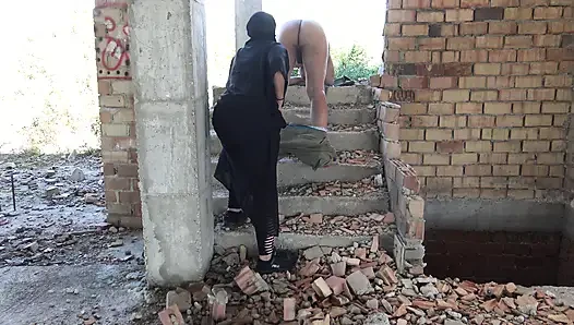 Alman işletmesi Suudi Arabistan'da açık havada riskli seks yapıyor