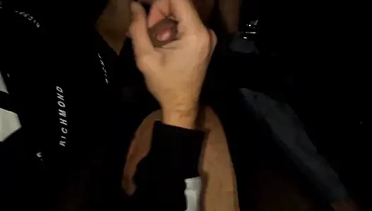 Siyah naylon çoraplı seksi ayakla mastürbasyon