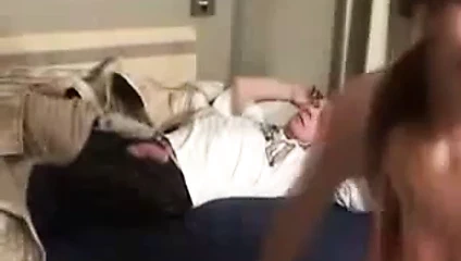 Sıcak kız sikikleri büyük adam