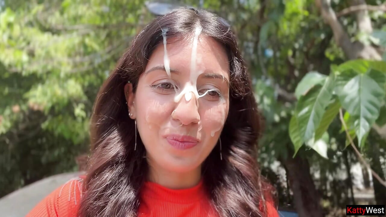 Yabancıyla çalılarda halka açık sakso ve çılgın döl yürüyüşü dölle kaplı