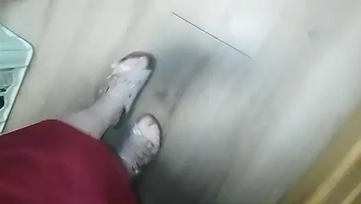 Yıpranmış Birkenstock ayakkabıları