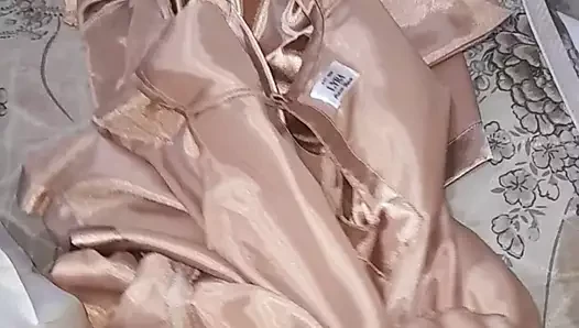 ipeksi saten pijama ile Cum