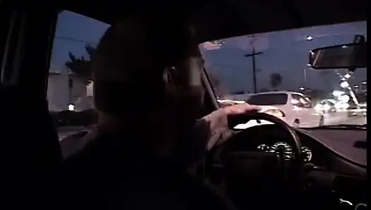 Kıllı amcıklı bal tenli zenci beyaz direği emiyor ve sikiyor