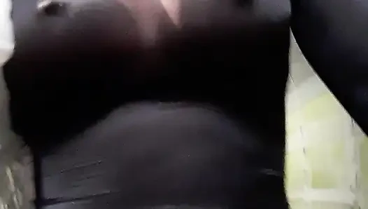 Kış ortasında transparan elbiseyle yürümek 1