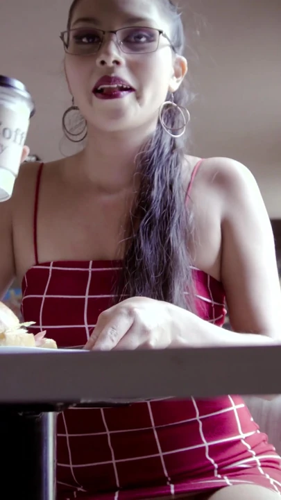 Paylaşması gereken an "Pov - ilk iş toplantınızda siz ve yeni patronunuz! (İspanyolca ses, İngilizce altyazılar)"