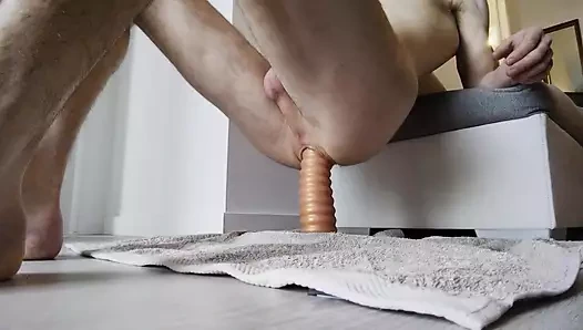 Tüm yol boyunca uzun dildo beni boşaltıyor