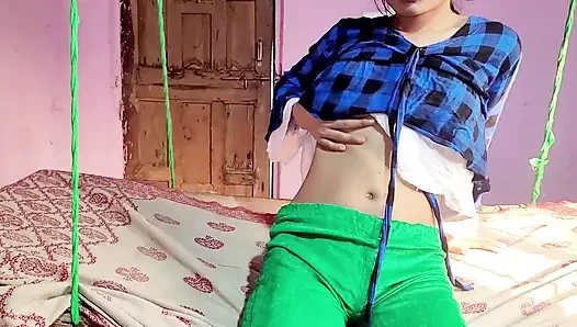 Desi bhabhi zula par baitakar apane pass wale uncle se chut chudwai