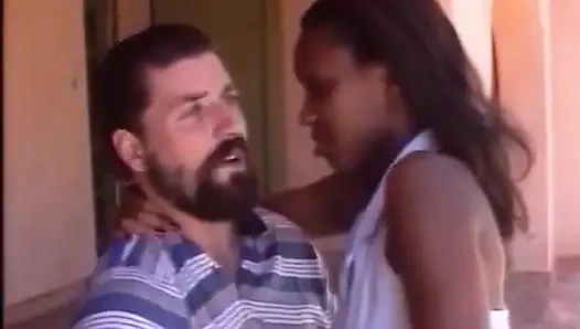 Büyük götlü zenci hatun göt deliğine sikiliyor