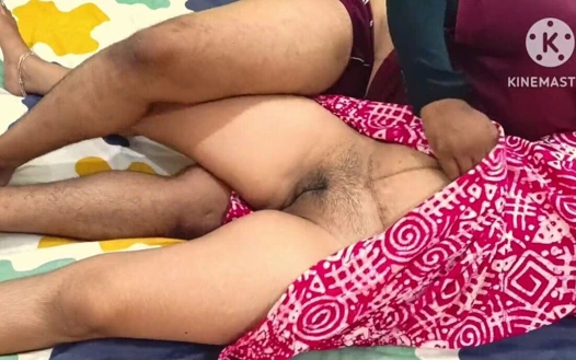 Hintli teyze üvey erkek kardeşi tarafından sert sikiliyor