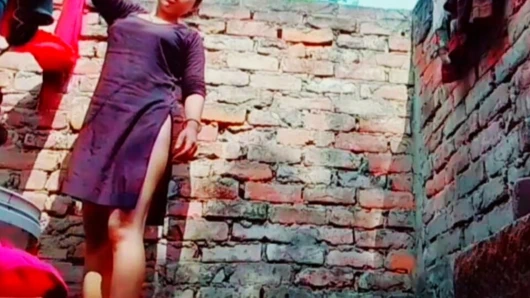 Ateşli desi kız romantizm banyosu yapıyor ve ateşli amını ovuyor Hintli mms
