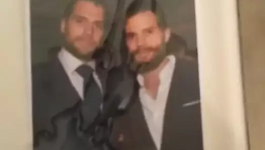 Henry Cavill ve Jamie Dornan boşalıyor